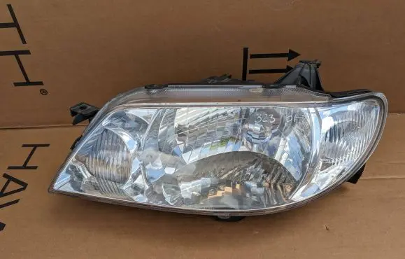 Mazda 323 F Headlight/headlamp