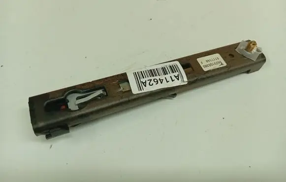 Peugeot 807 Seat belt adjustment rail 9629105380