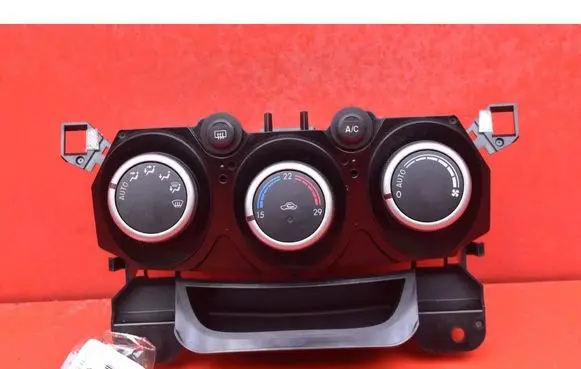 Mazda 2 Climate control unit DL40-61190A