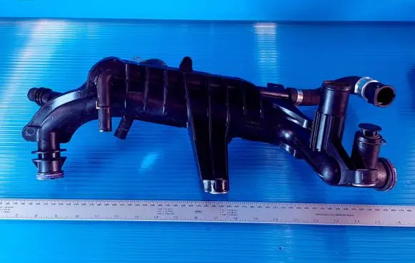 Ford Focus Engine coolant pipe/hose 9827621080