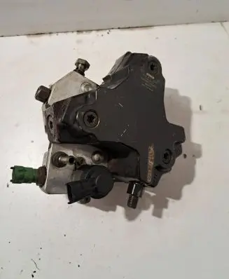 Volvo V70 Fuel injection high pressure pump 0445010111 8692521 022318