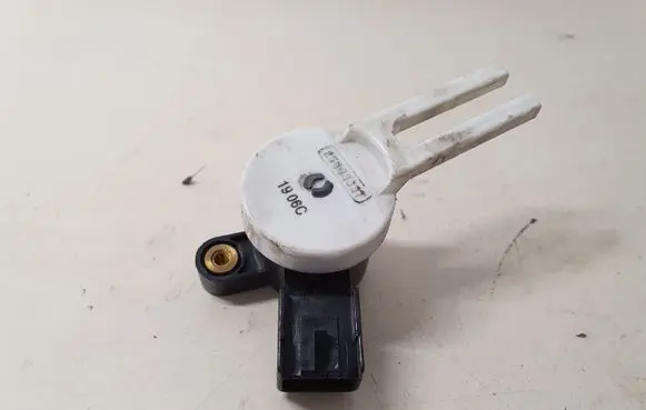 Opel Insignia A Brake pedal sensor switch 25889337