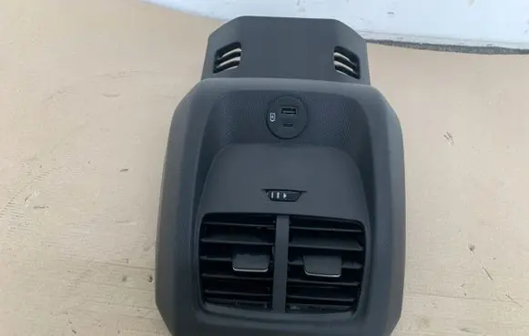 Ford Mustang V Rear air vent grill 