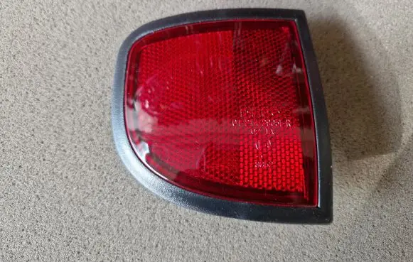 Mitsubishi L200 Rear tail light reflector