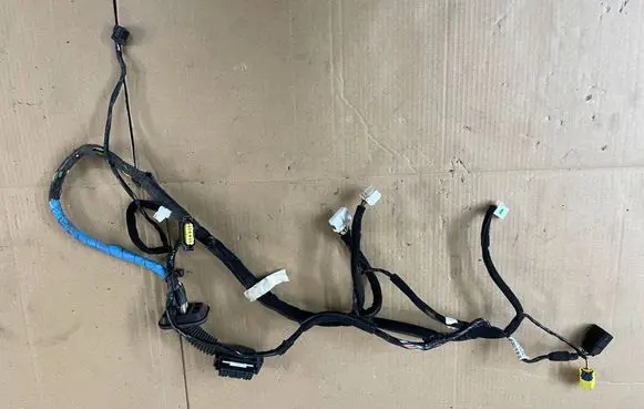 Hyundai i20 (GB IB) Front door wiring loom 91605-c8111