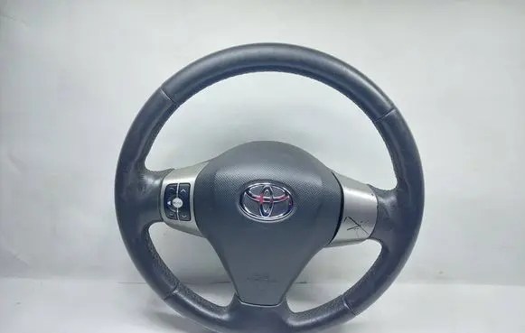 Toyota Yaris Steering wheel