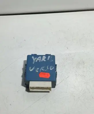 Toyota Yaris Door control unit/module 8598052051 0515003580
