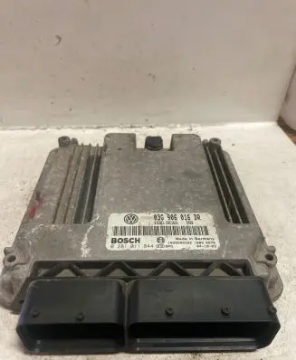 Volkswagen Touran I Engine control unit/module 03G906016DR 1039S05322 0281011844