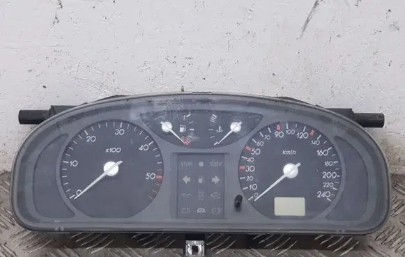 Renault Laguna II Speedometer (instrument cluster) 8200170297