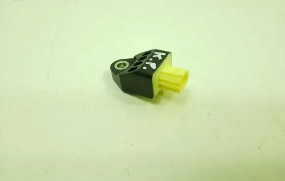 Toyota RAV 4 (XA40) Airbag deployment crash/impact sensor 8983133050