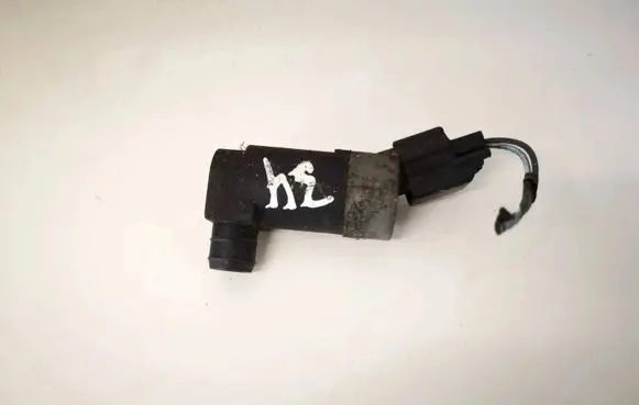 Nissan Qashqai+2 Windscreen/windshield washer pump