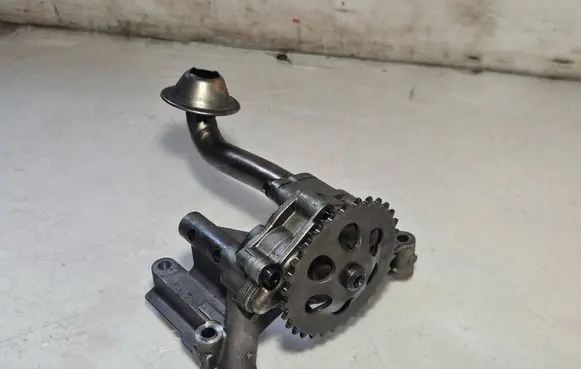 Skoda Fabia Mk1 (6Y) Oil pump 06A115105B