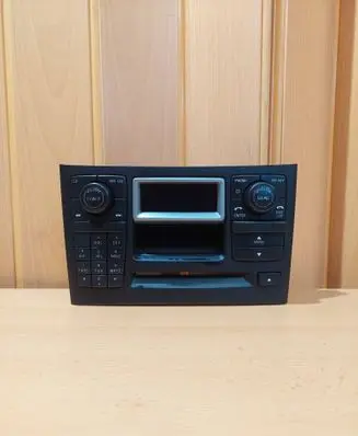 Volvo XC90 Radio/CD/DVD/GPS head unit 30679178