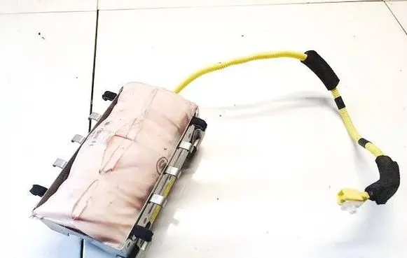 Passenger airbag