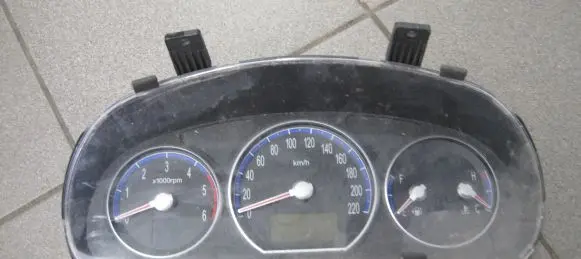 Hyundai Santa Fe Speedometer (instrument cluster)
