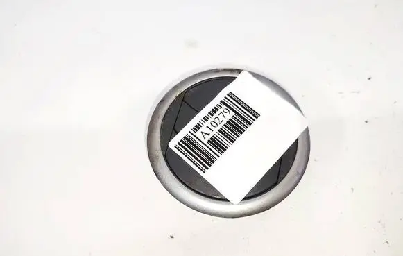 Suzuki Swift I Dash center air vent grill