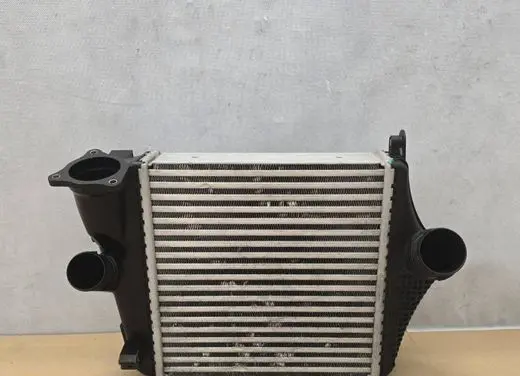 Audi Q7 4M Intercooler radiator 4M0145803AA 8E4150000