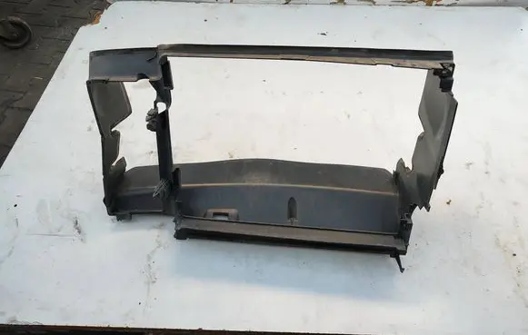 Renault Kangoo II Intercooler air channel guide 