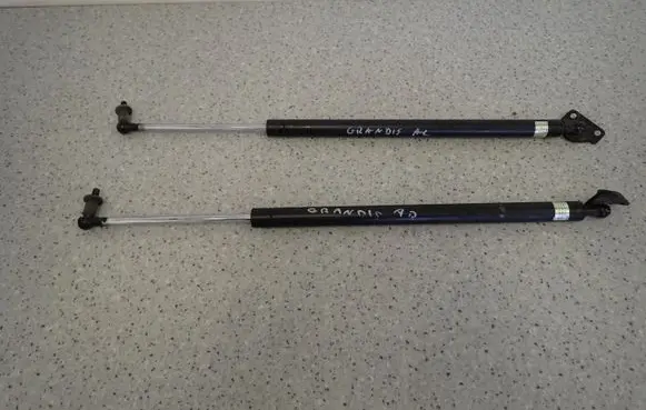 Mitsubishi Grandis Tailgate strut 
