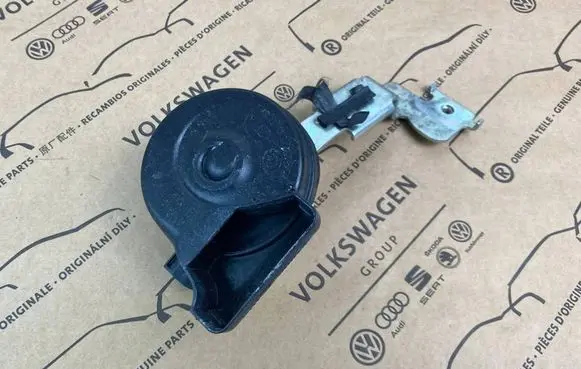 Audi A3 S3 8V Horn signal 5Q0951223A 8V0951210 8V0951230