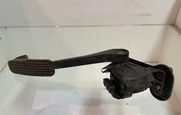 Volvo V70 Accelerator throttle pedal 30636004 6PV00853701