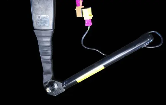 Opel Vectra C Front seatbelt buckle 13127948F