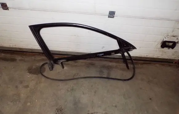 Audi A6 Allroad C6 Front door window/glass frame 4F0837630