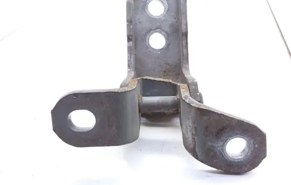 Toyota Avensis T220 Front door lower hinge 