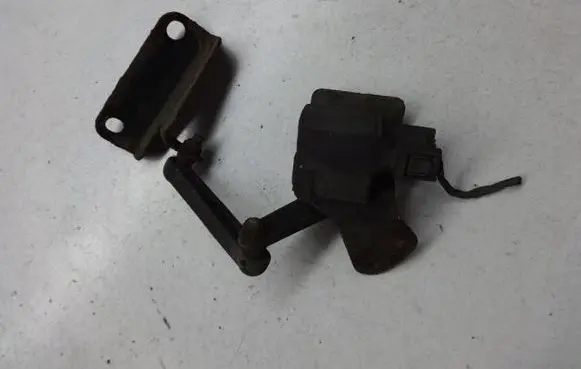 Headlight/headlamp level sensor
