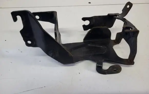 Opel Crossland X ABS pump bracket 9818695380