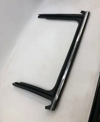Jeep Compass Rubber seal rear door window/glass F31186189
