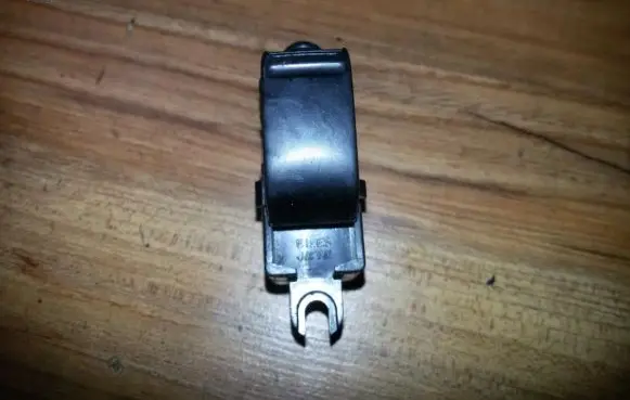 Nissan Almera N16 Electric window control switch