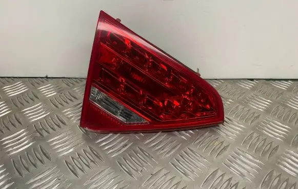 Audi A5 8T 8F Tailgate rear/tail lights 8T0945093A