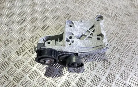 Opel Zafira C Generator/alternator bracket 532274354 55582510