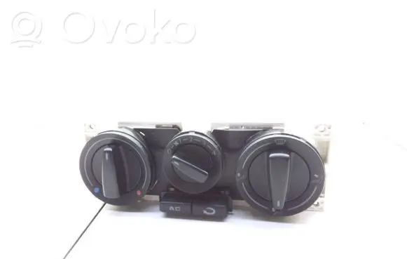 Volkswagen PASSAT B5 Climate control unit 1J0820045G