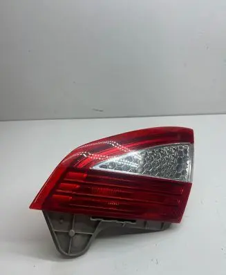 Ford Mondeo Mk III Tailgate rear/tail lights 7S7113A602