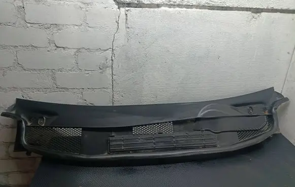 Mercedes-Benz A W169 Wiper trim A1698300013 982444WF1A