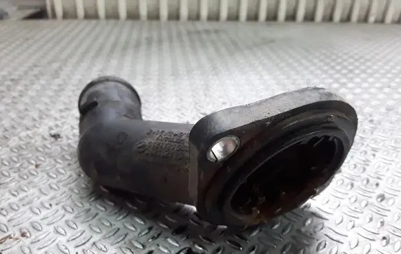 Volkswagen Sharan Engine coolant pipe/hose 06A121121C