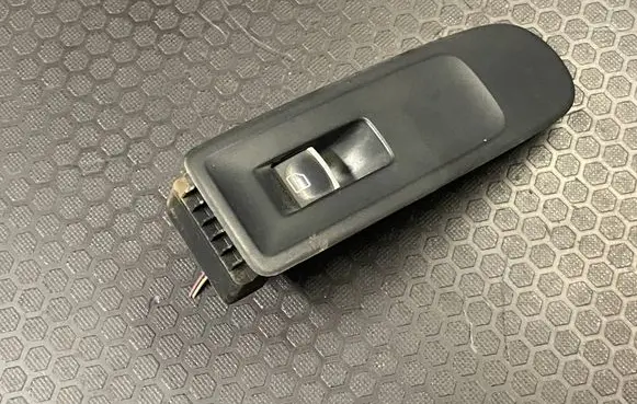 Volkswagen Golf VI Electric window control switch 5K0867256 5753111