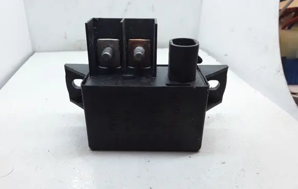 Mercedes-Benz E W211 Other relay A0025426419 PA66GF35