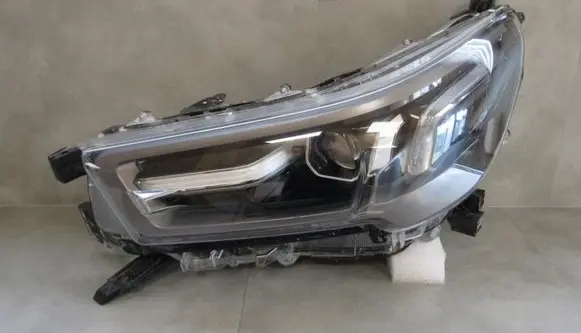 Toyota Hilux VIII Headlight/headlamp
