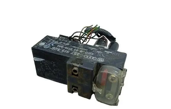 Volkswagen PASSAT B5 Coolant fan relay 357919506 898718000