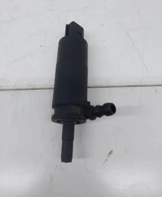 BMW 5 E60 E61 Headlight washer pump 8377612 28557610