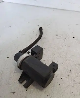 BMW 5 E60 E61 Turbo solenoid valve 2247906