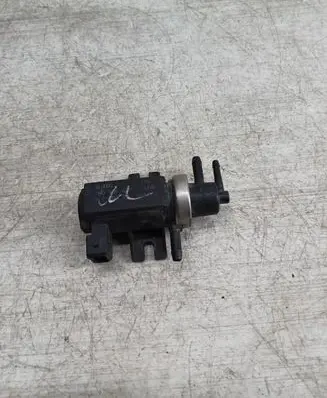 Audi A4 S4 B6 8E 8H Turbo solenoid valve 1H0906677