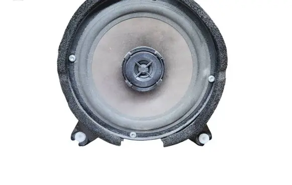 Volvo S70 V70 V70 XC Front door speaker 3533622 1034799W13