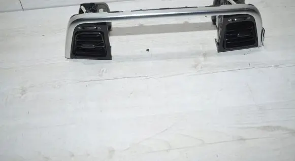 KIA Rio Dash center air vent grill 84740H8300