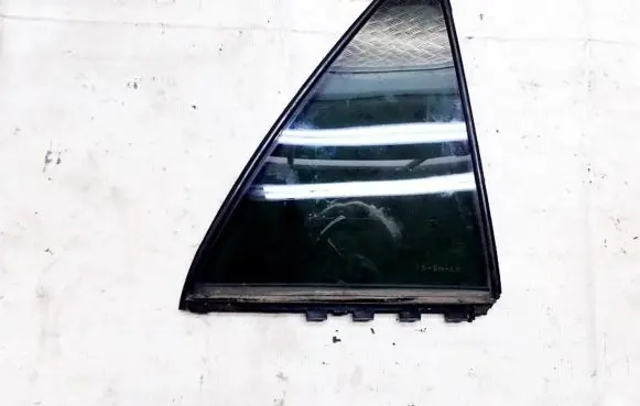 Toyota Avensis T250 Rear vent window glass 43r006723 43r-006723
