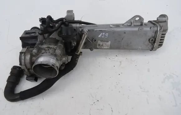 Volvo S60 EGR valve cooler 30757742 70304900 1026700578