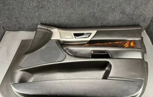 Jaguar XF X250 Front door card panel trim 8X235423712E